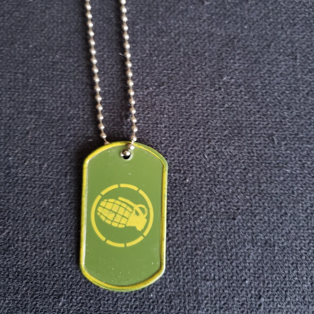 🏂 Grenade Snowboard Gloves Dogtag 🏂 - Picture 2 of 3